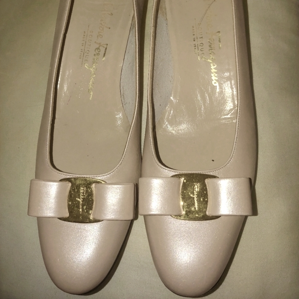 WOW! SALVATORE FERRAGAMO BLUSH PEARL CREAM VARA BOW LOW HEEL PUMPS SHOES 9.5 4A